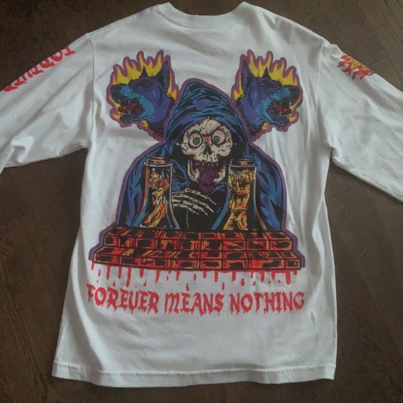Broken Promises Long sleeve Graphic - Picture 3 of 3